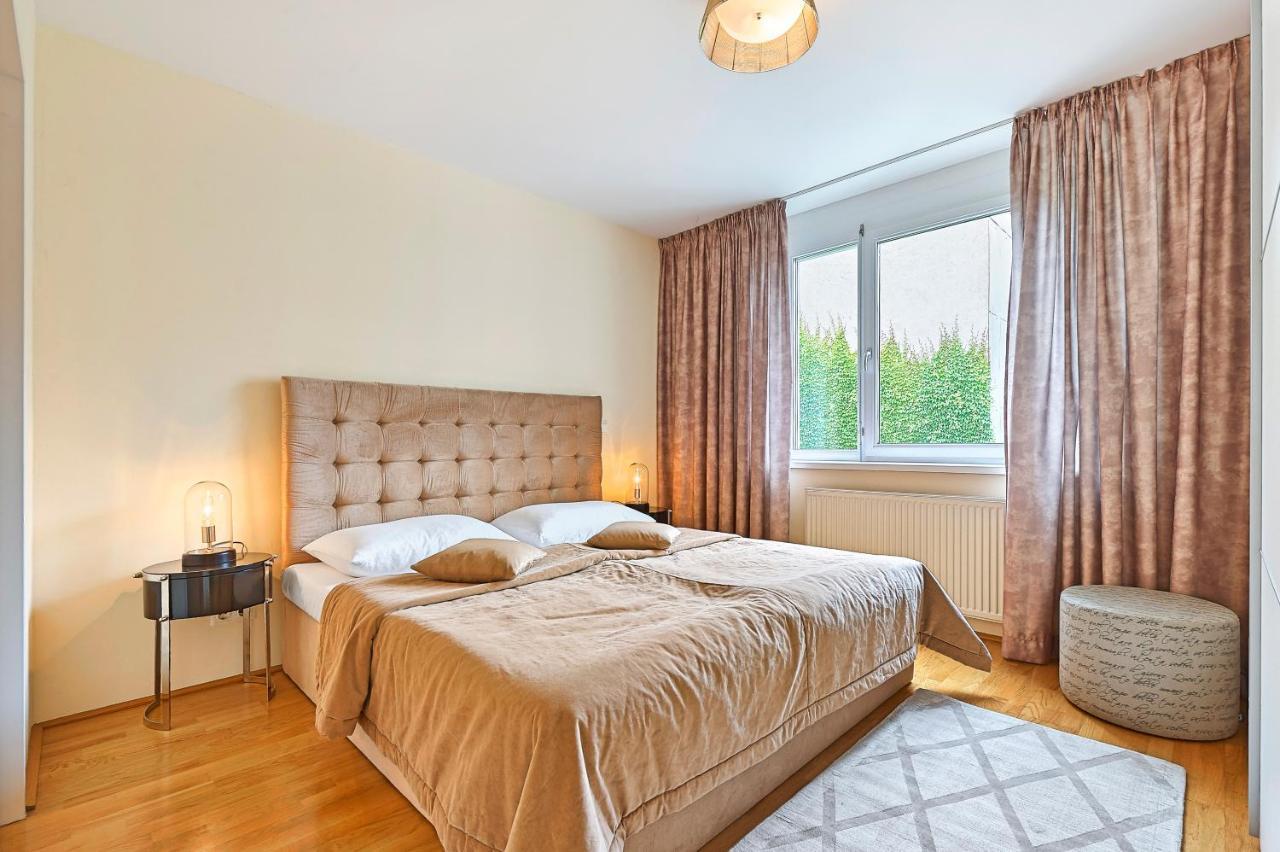 Peaceful Belvedere Apartment In Safe, Quiet & Central Location Wien Eksteriør billede